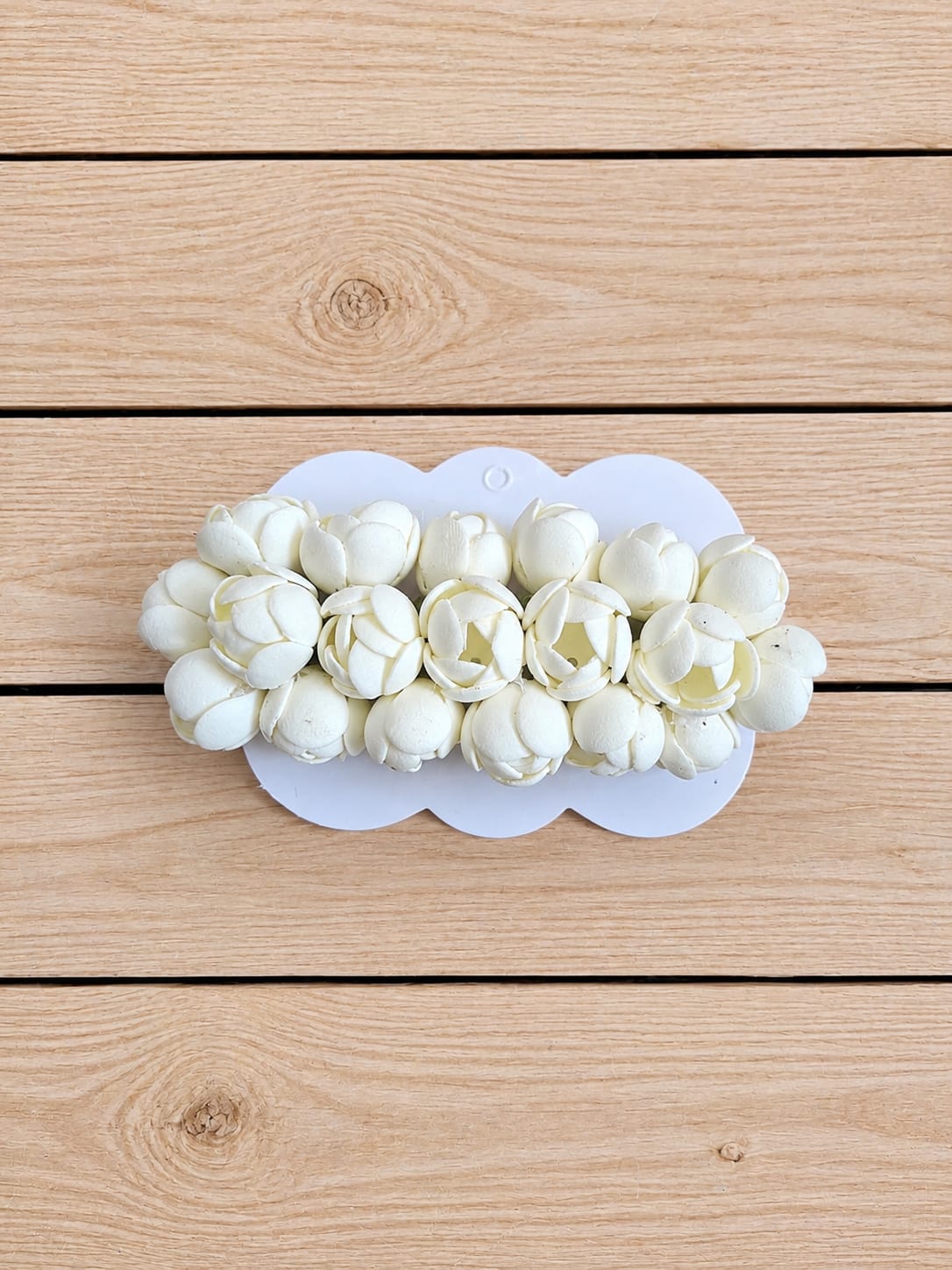 Jasmine Center Clip 8cm